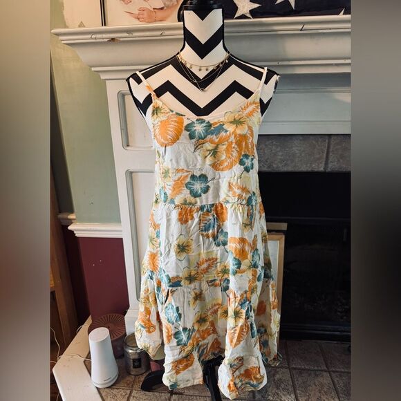 Roxy new with tags slip over floral
Print sundress - Picture 1 of 7